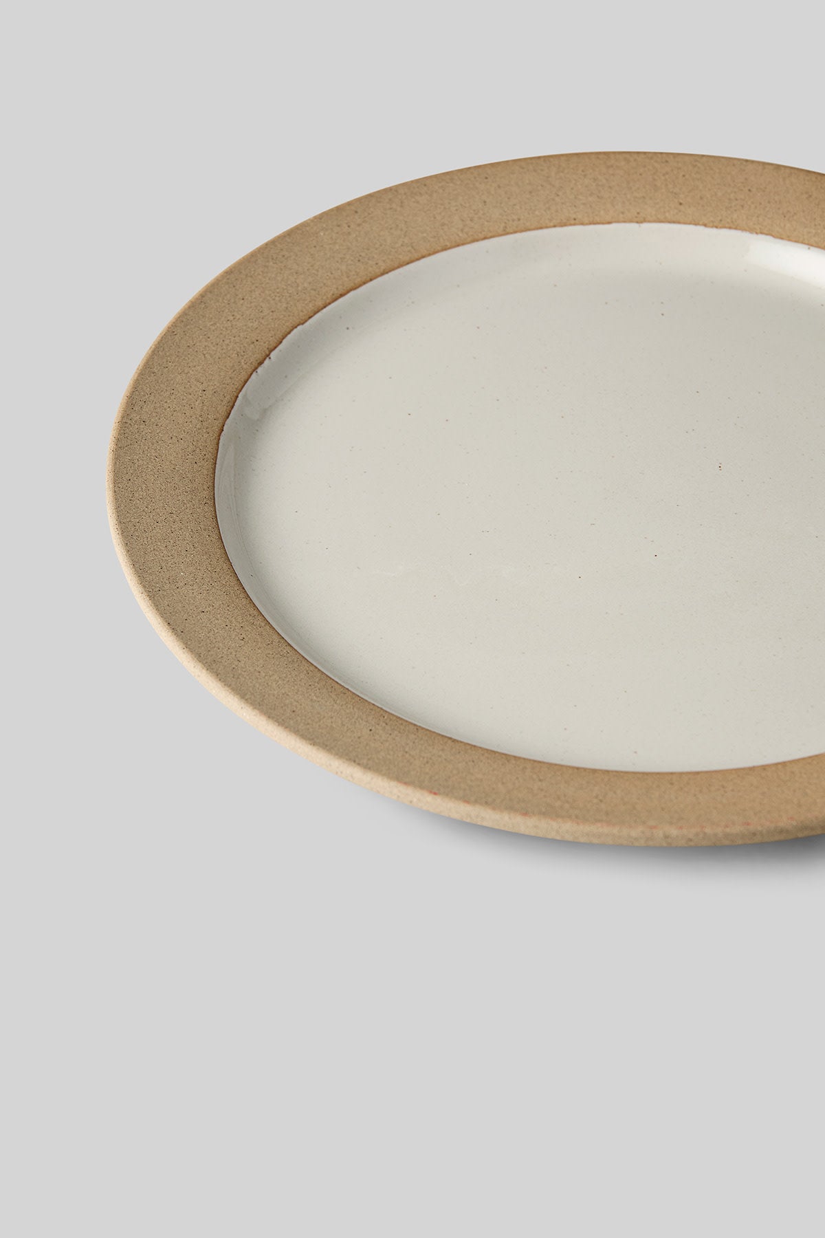 CLAYWARE, PLATE, LARGE, 2 PCS, SAND/GREY